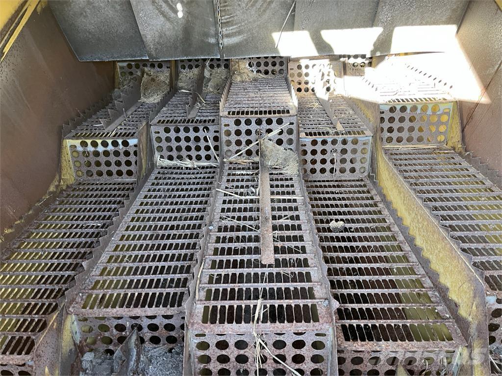 New Holland TX 32 Sklízecí mlátičky