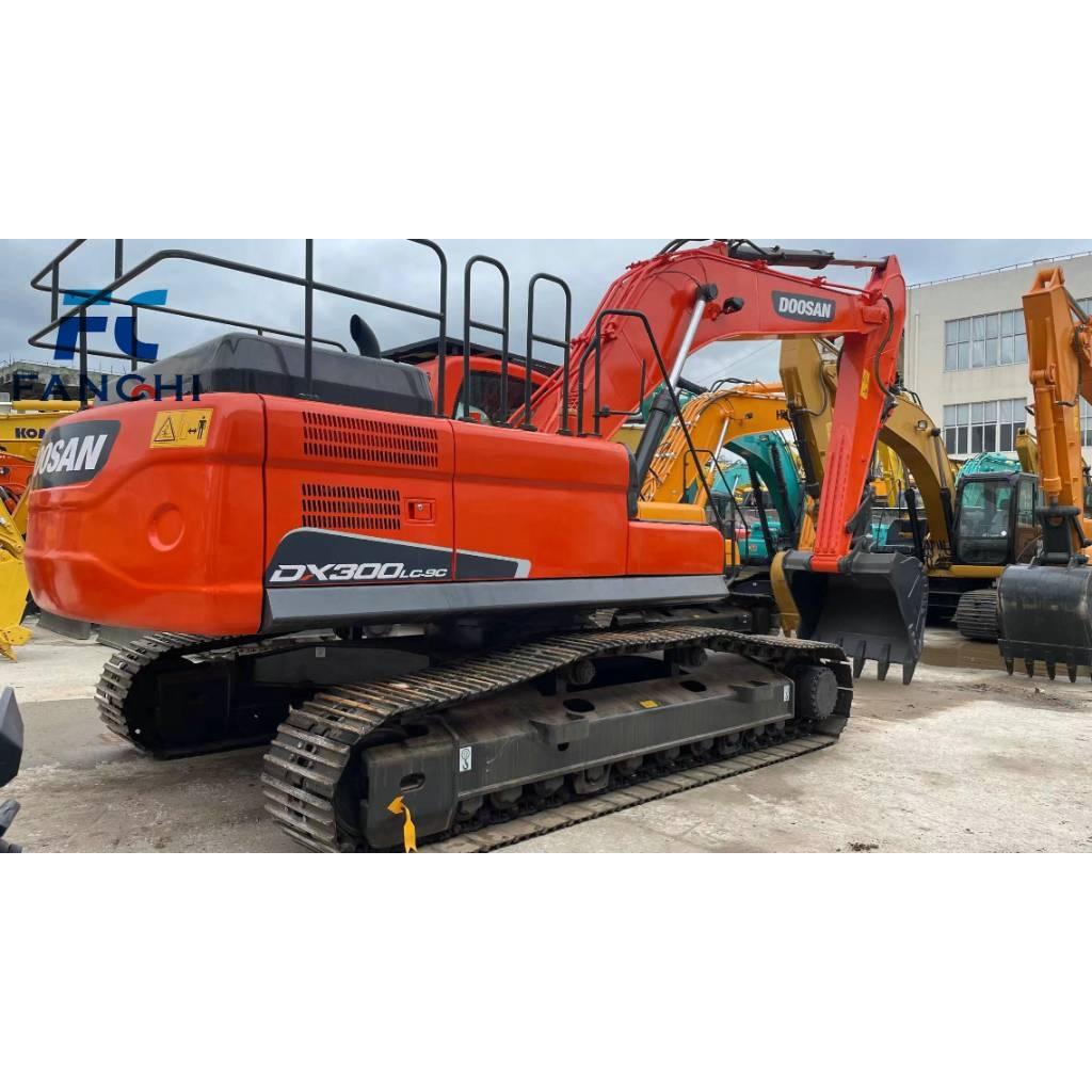 Doosan DX300 Pásová rýpadla