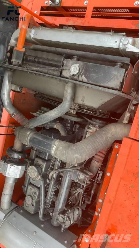 Doosan DX300 Pásová rýpadla