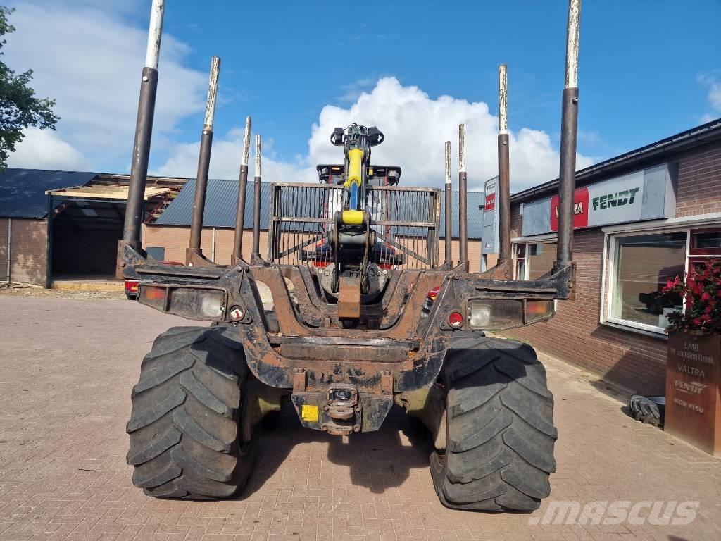 Komatsu 855 Vyvážecí traktory