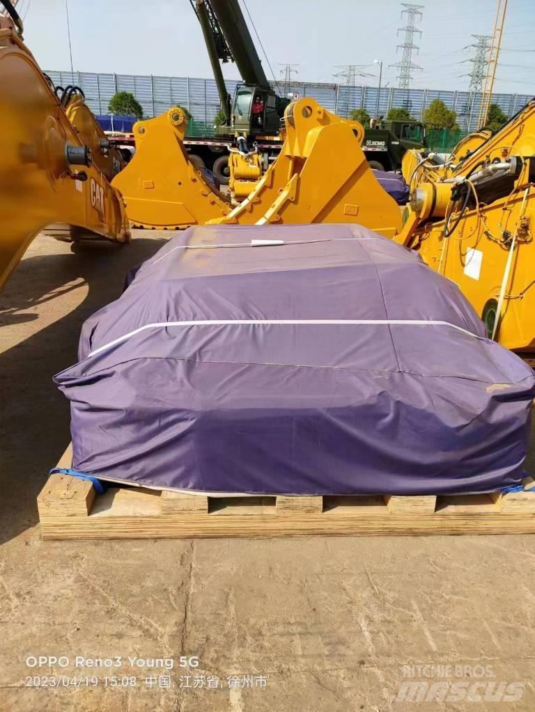 CAT 395 Pásová rýpadla