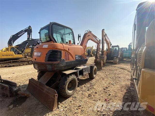 Doosan DX60W Kolová rýpadla