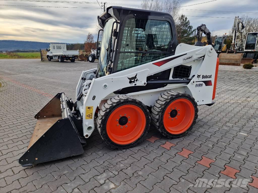 Bobcat S 450 Smykem řízené nakladače