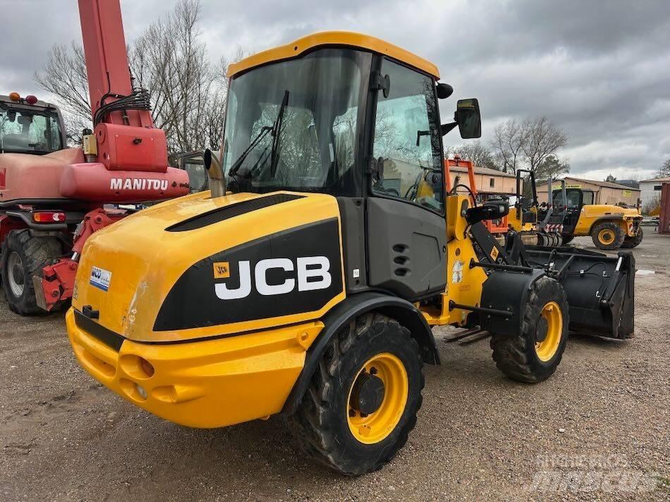 JCB 406 B Kolové nakladače