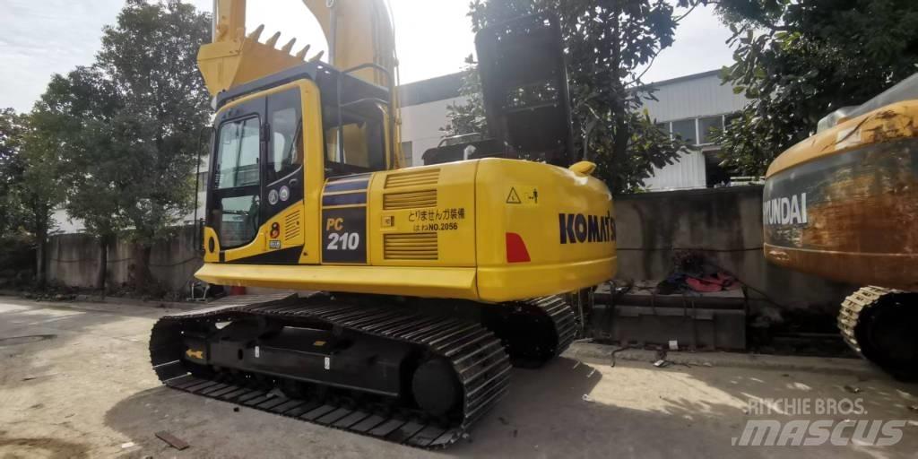 Komatsu PC 210 Pásová rýpadla