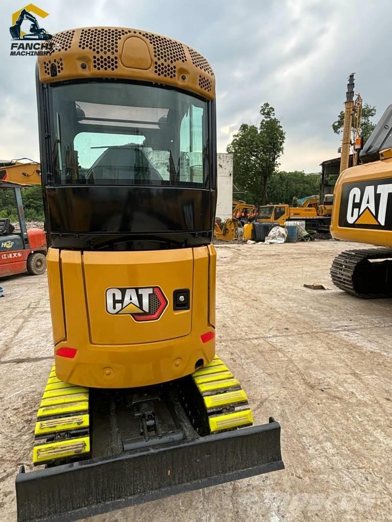 CAT 302 Mini rýpadla < 7t
