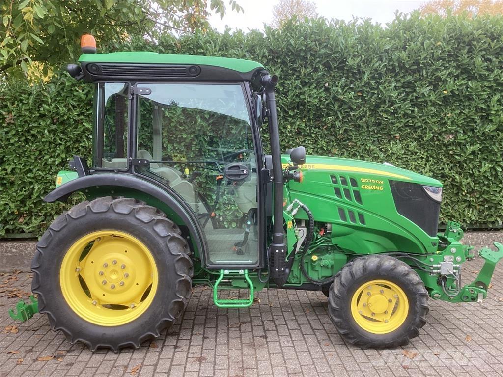 John Deere 5075GV Traktory