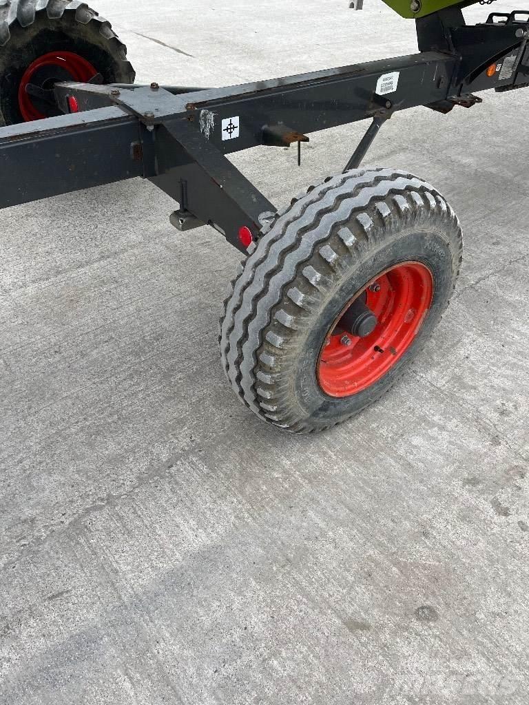 CLAAS Tucano 440 Sklízecí mlátičky
