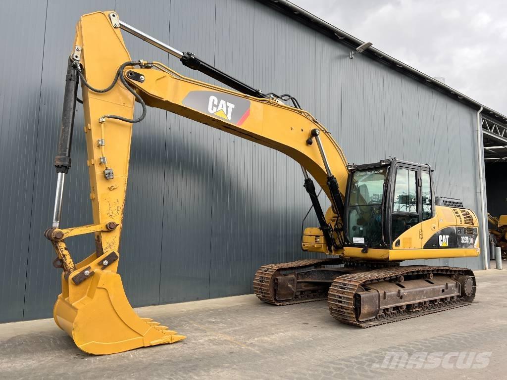 CAT 323D LN Pásová rýpadla