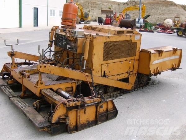 Case F25V Finišery