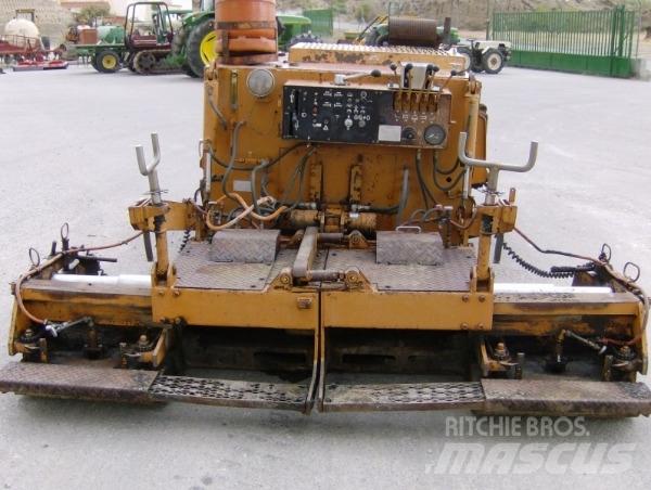 Case F25V Finišery