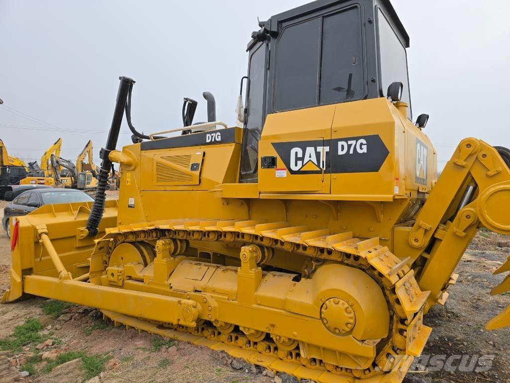CAT D7G Pásové dozery