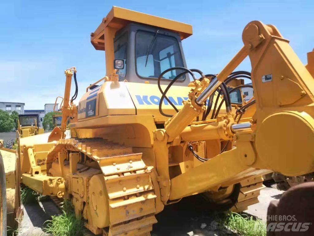 Komatsu D 155 Pásové dozery