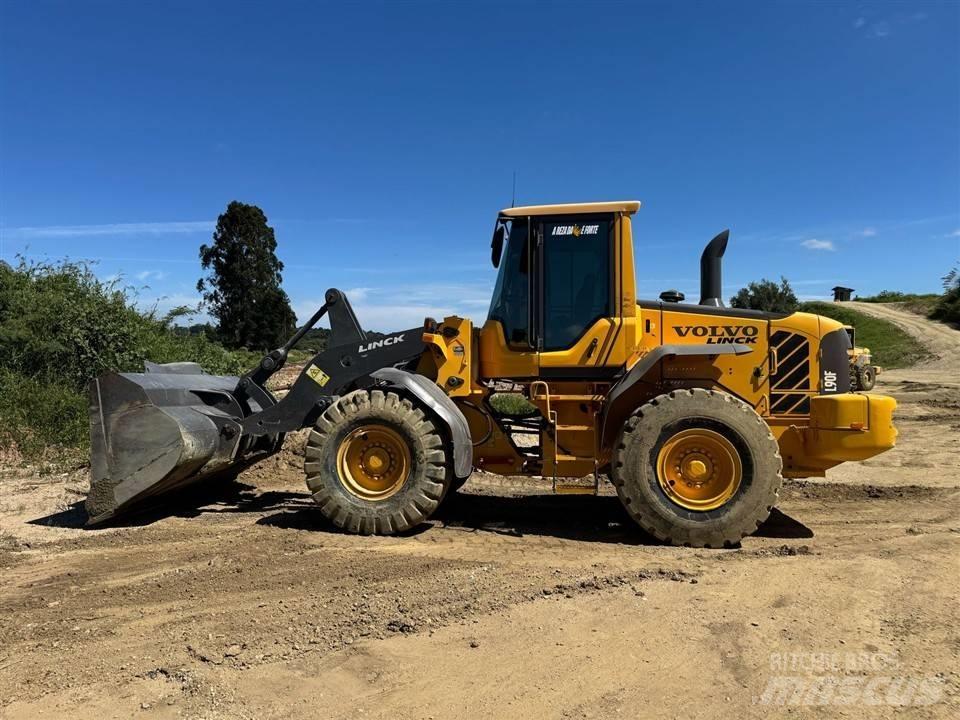Volvo L 90 F Kolové nakladače