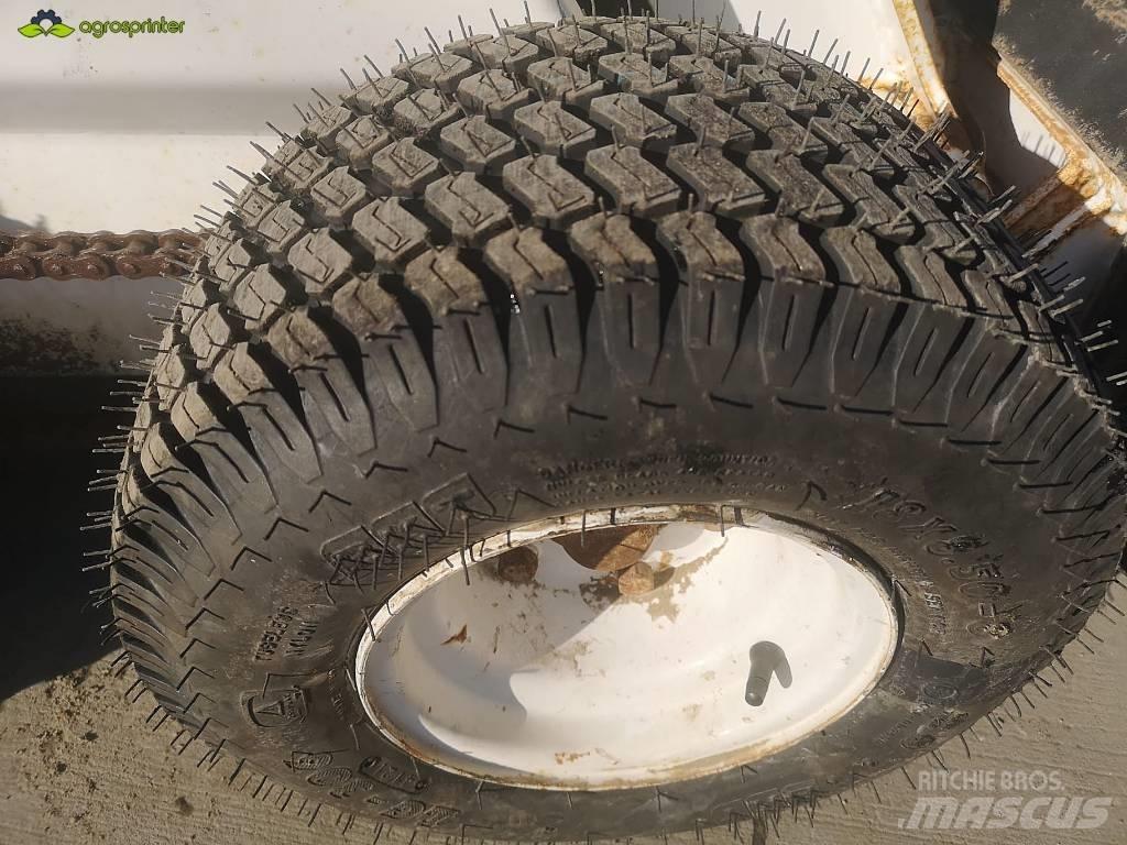 Taskmaster 905 Smykem řízené nakladače