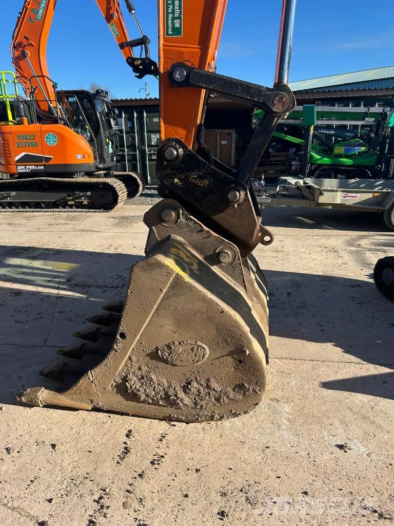 Develon DX 255 LC-7 Pásová rýpadla