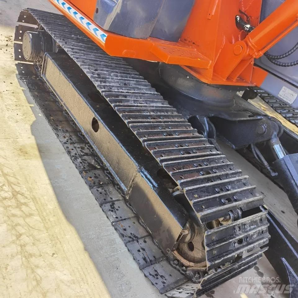 Hitachi ZX70 Pásová rýpadla
