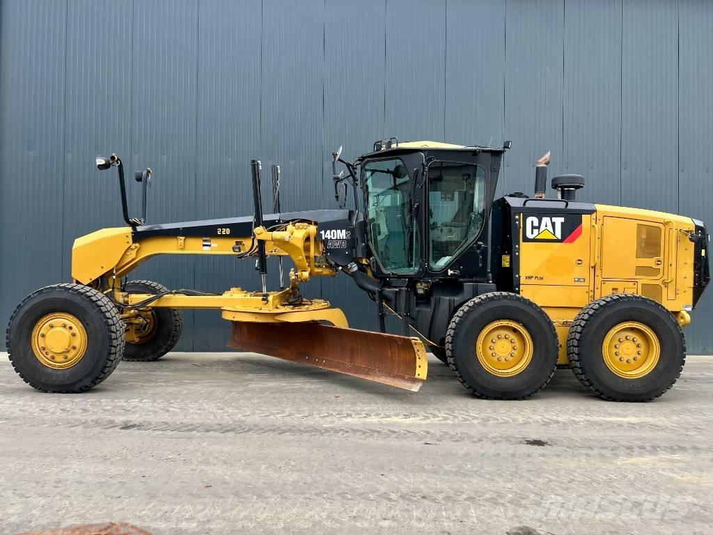 CAT 140M2 AWD Grejdry