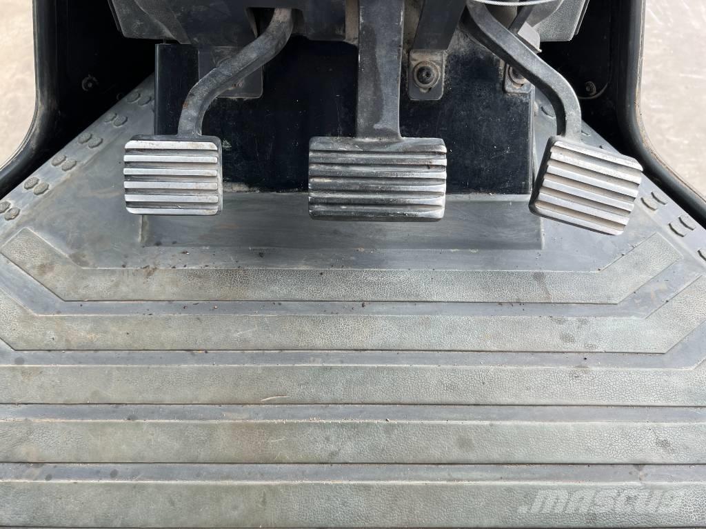 CAT 140M2 AWD Grejdry