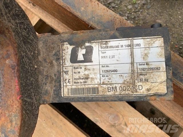 Ålö PALLET TINES Další nakladače, rypadla a příslušenství