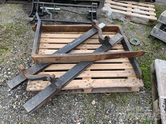 Ålö PALLET TINES Další nakladače, rypadla a příslušenství