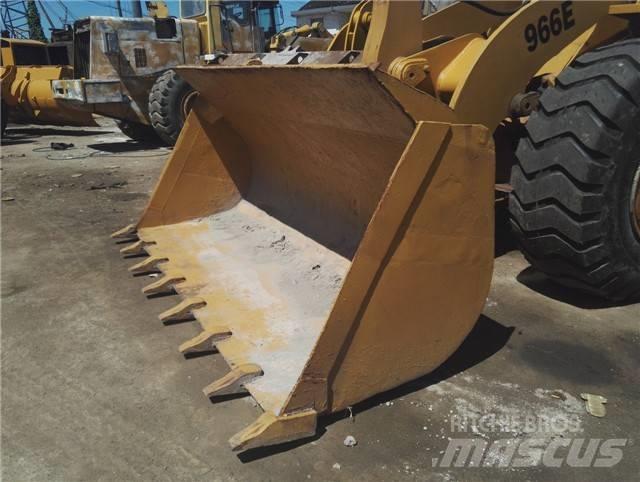 CAT 966 E Kolové nakladače