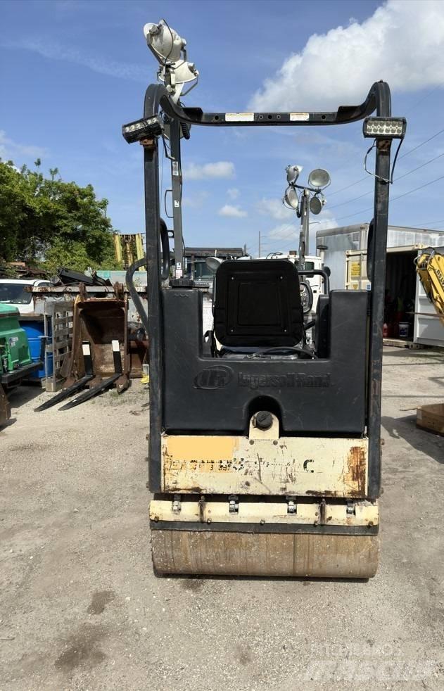 Ingersoll Rand DD 16 Půdní kompaktory