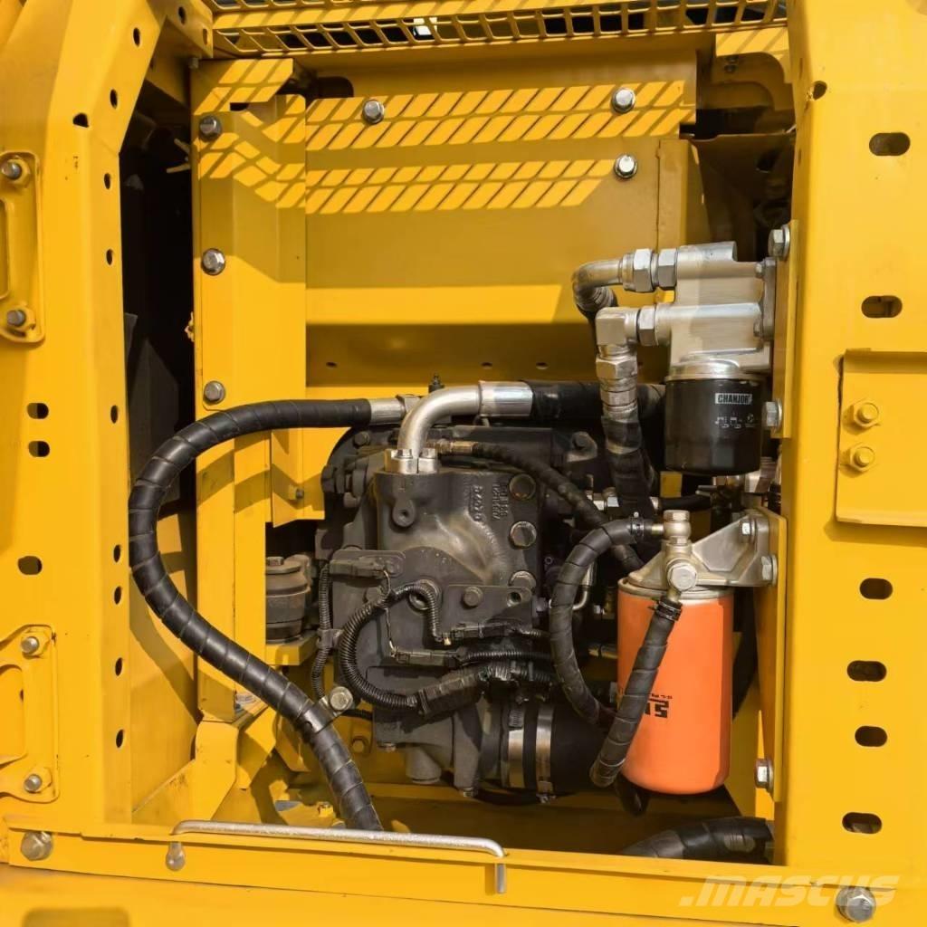 Komatsu PC 130-7 Pásová rýpadla