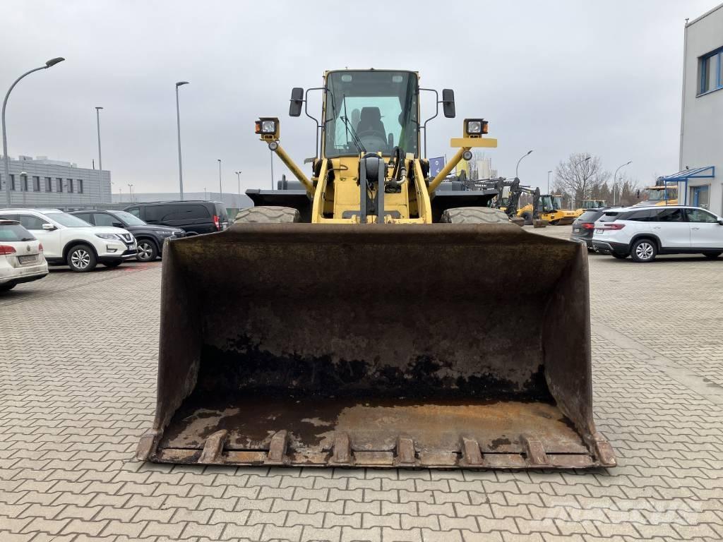Komatsu WA 420 Kolové nakladače