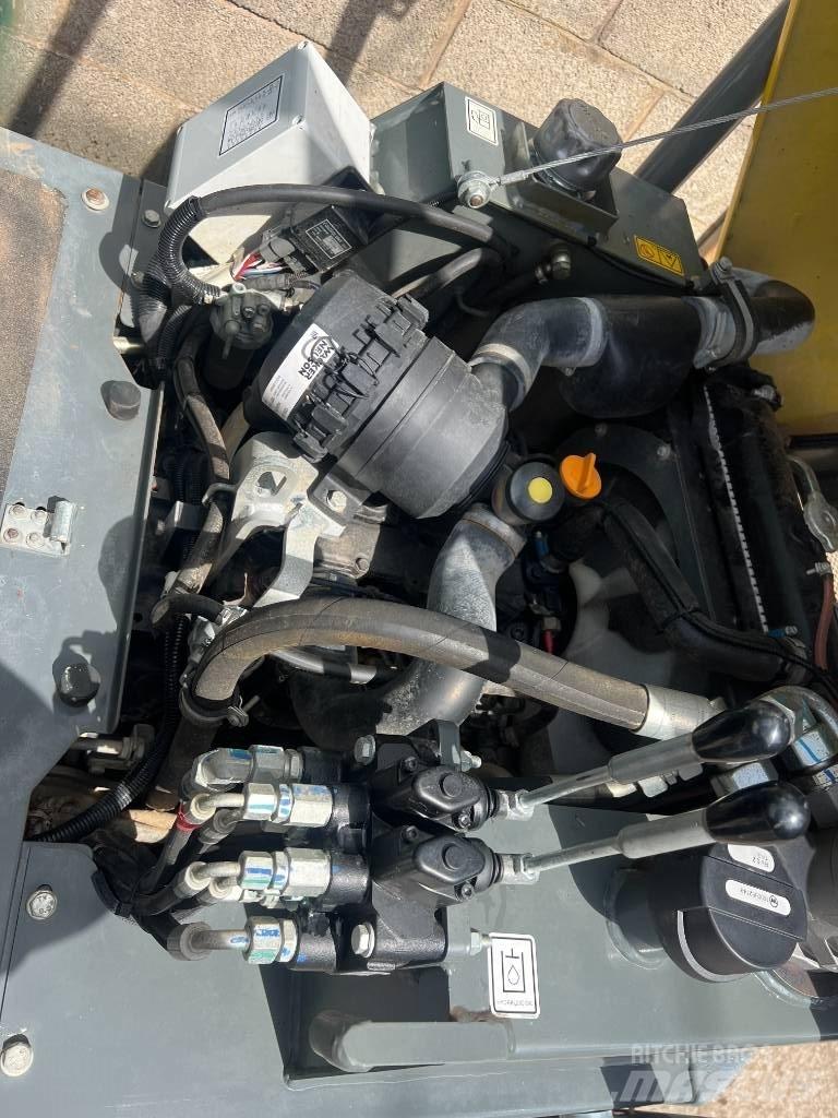 Wacker Neuson 1001 Vyklápěcí dempry