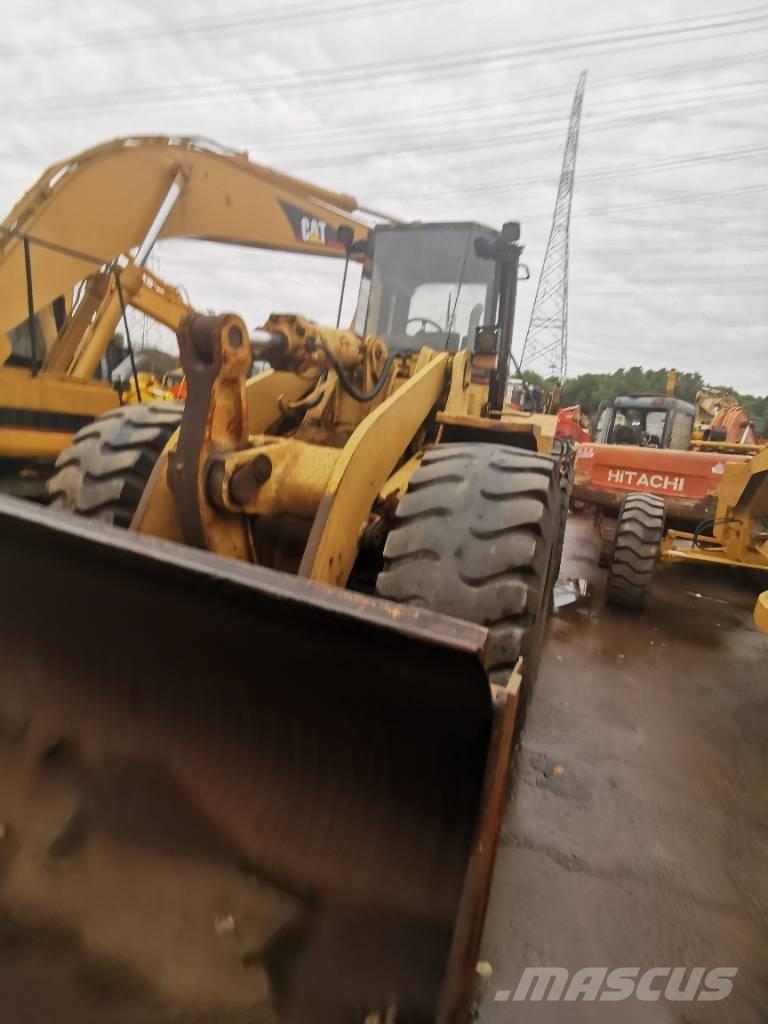 CAT 966F Kolové nakladače