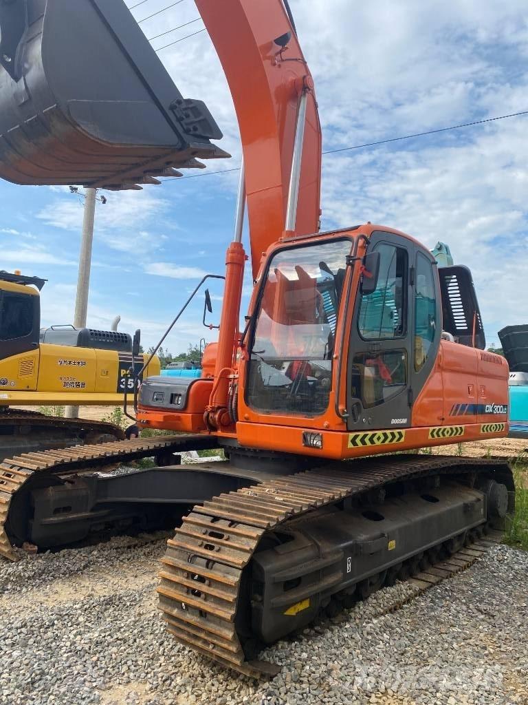 Doosan DX 300 LC Pásová rýpadla