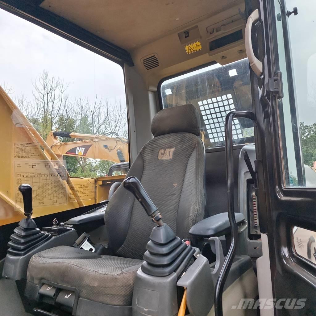 CAT 320 D Pásová rýpadla