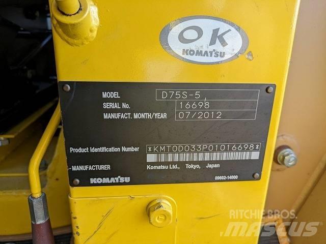 Komatsu D 75 S-5 Pásové nakladače