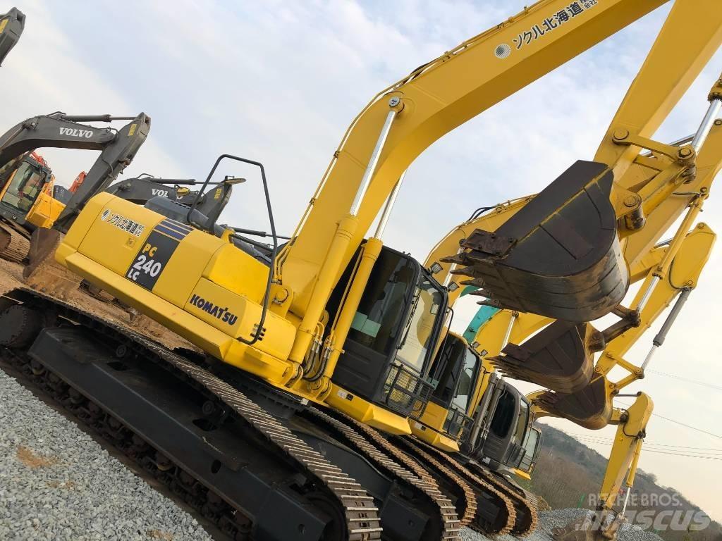 Komatsu 240-8 Pásová rýpadla