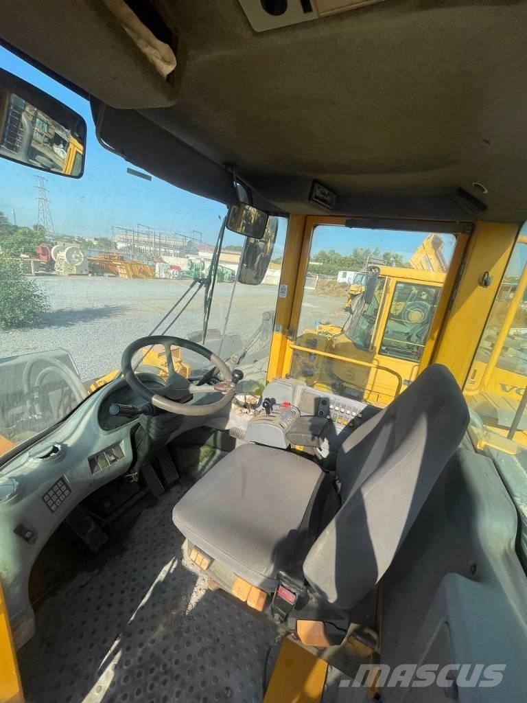 Volvo L 180 E Kolové nakladače