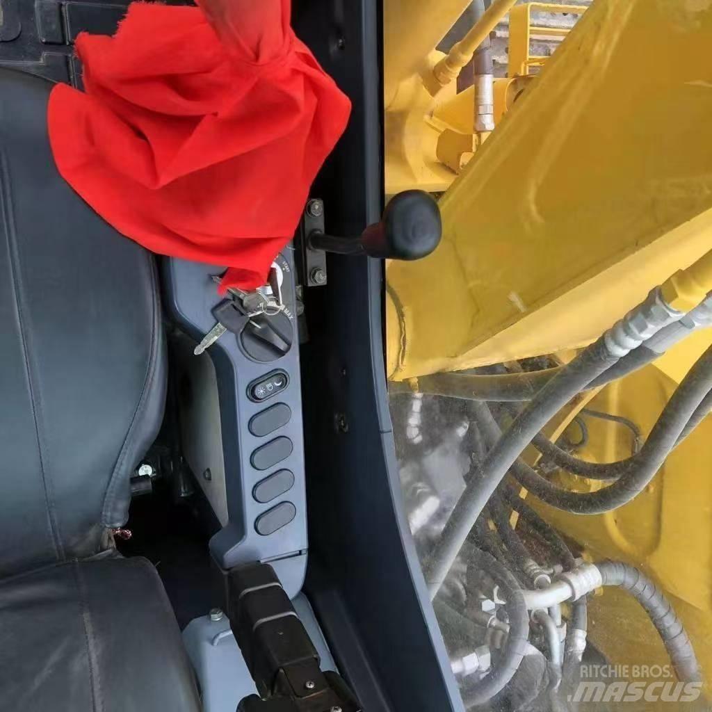 Komatsu PC 60 Pásová rýpadla