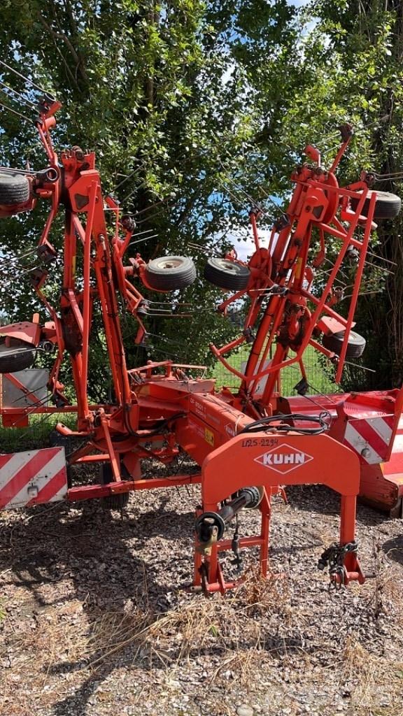 Kuhn GF 8501 T Obraceče a shrabovače sena