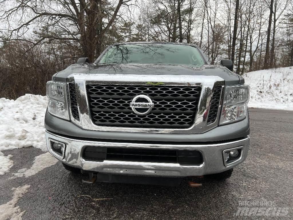 Nissan TITAN XD Pick up/Valník