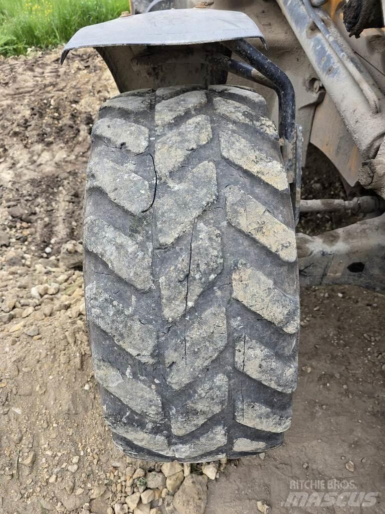 JCB 3CX Rýpadlo-nakladače