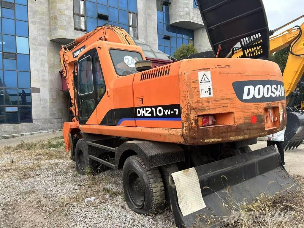 Doosan DH 210 W-7 Kolová rýpadla