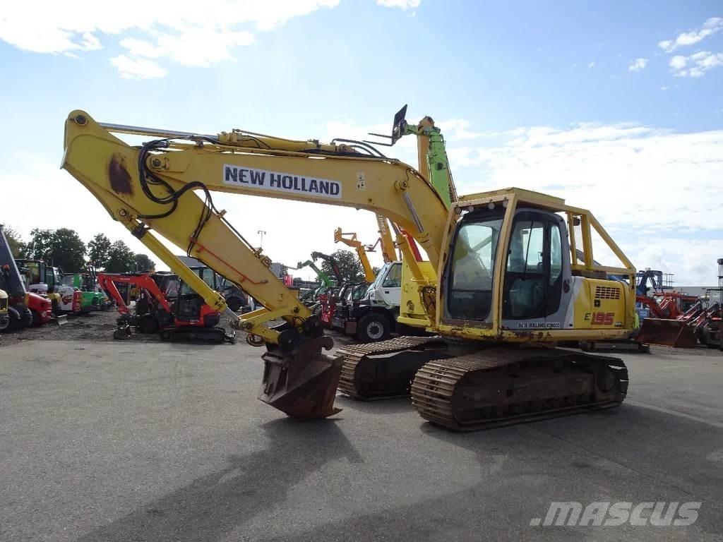 New Holland E195 Pásová rýpadla