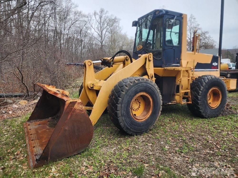 Komatsu WA 300-1 Kolové nakladače