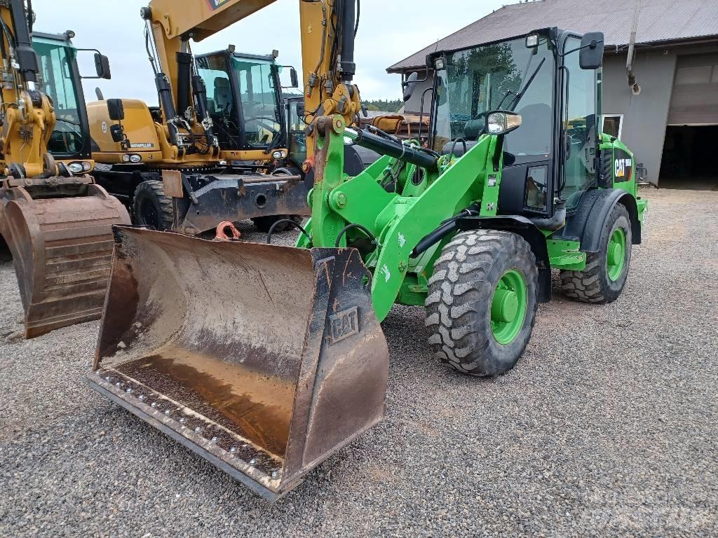 CAT 906M Kolové nakladače