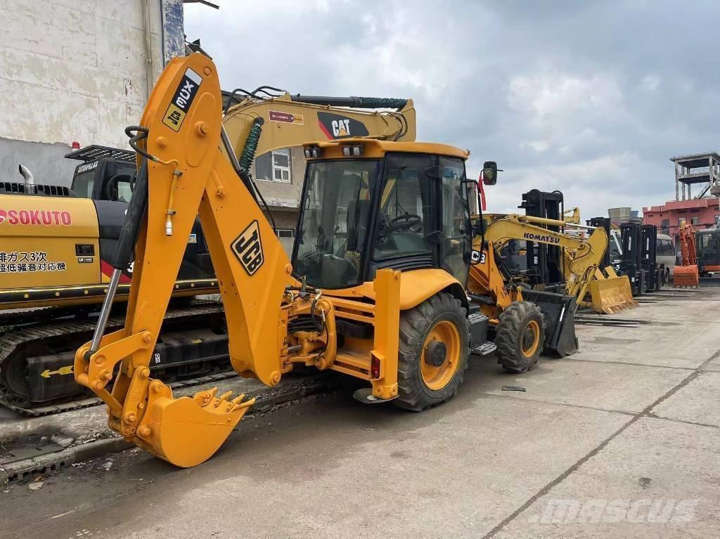 JCB 3CX Rýpadlo-nakladače