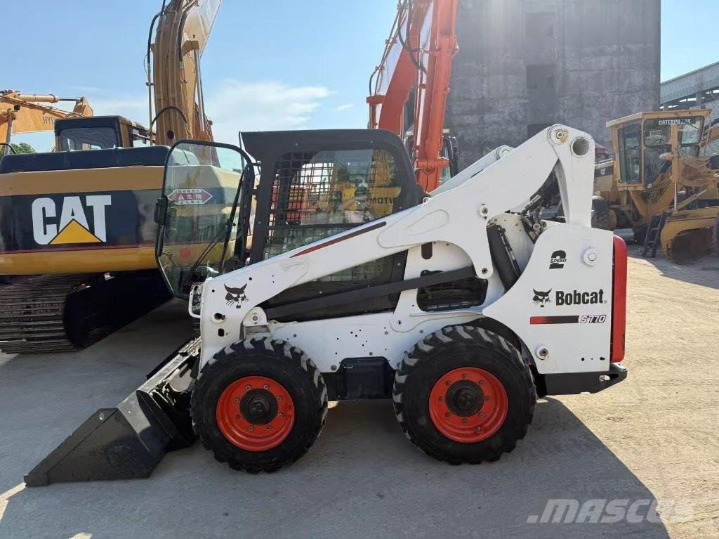 Bobcat S 770 Smykem řízené nakladače