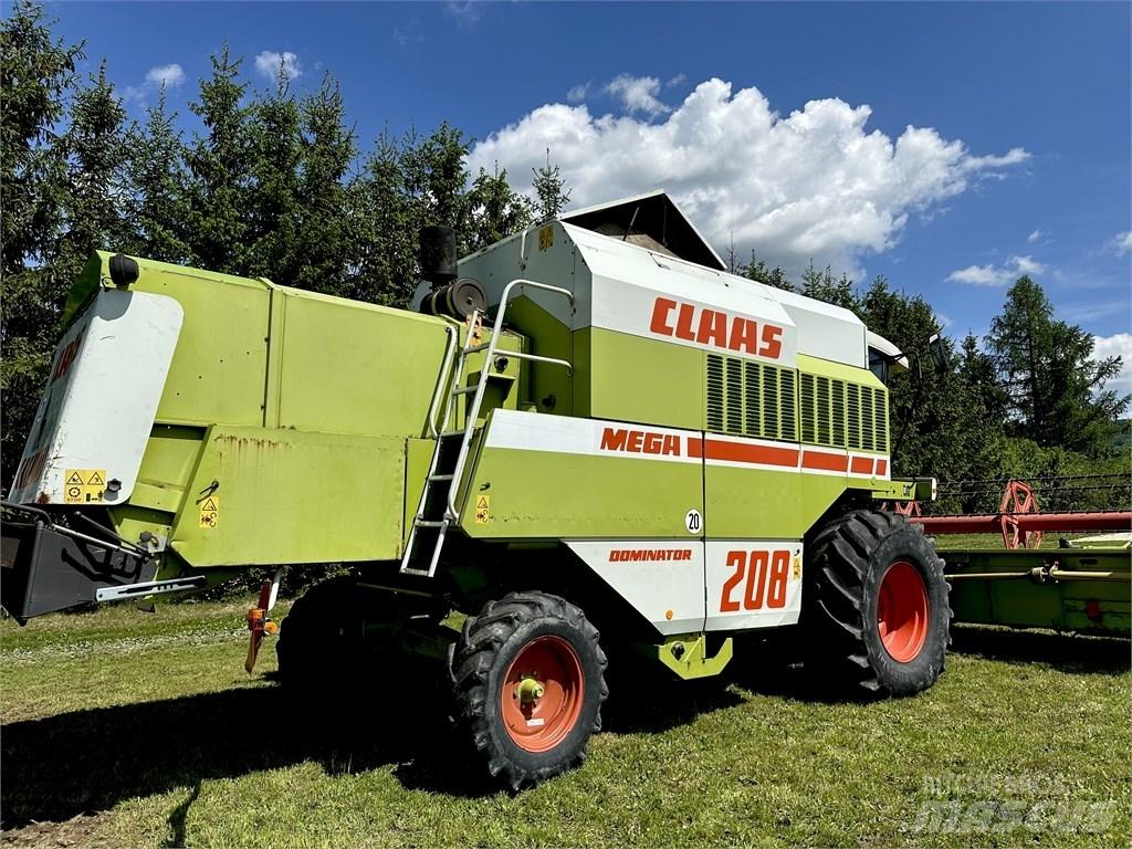 CLAAS Mega 208 Sklízecí mlátičky