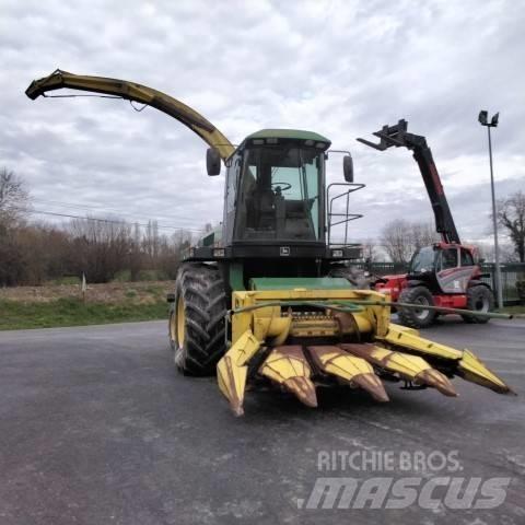 John Deere 6610 Samojízdné sekačky