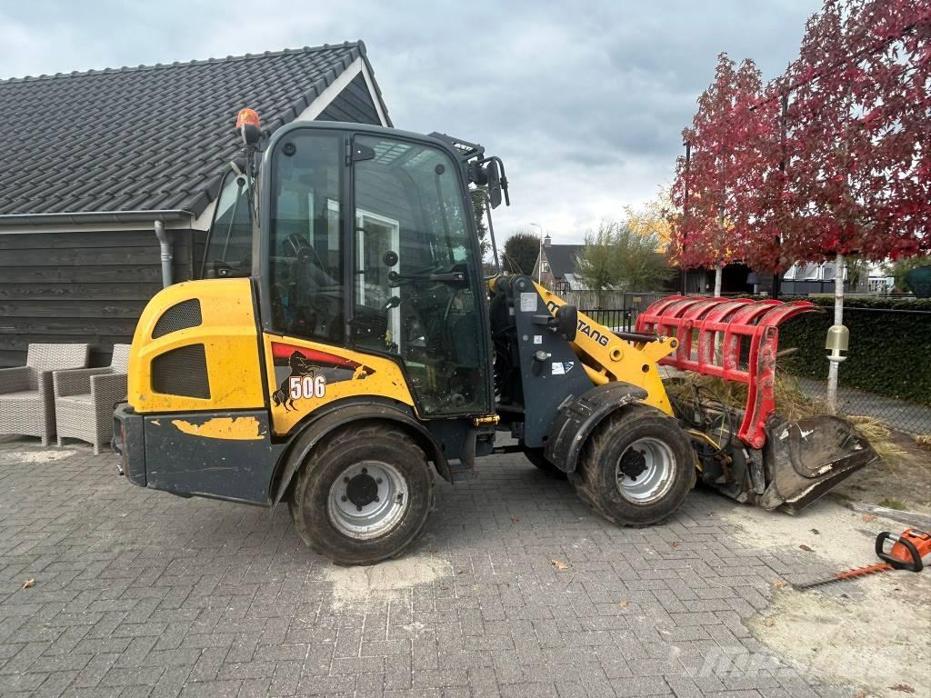 Mustang AL 506 Cab Víceúčelové nakladače