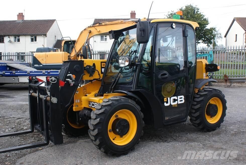 JCB 514-40 CON Teleskopické manipulátory